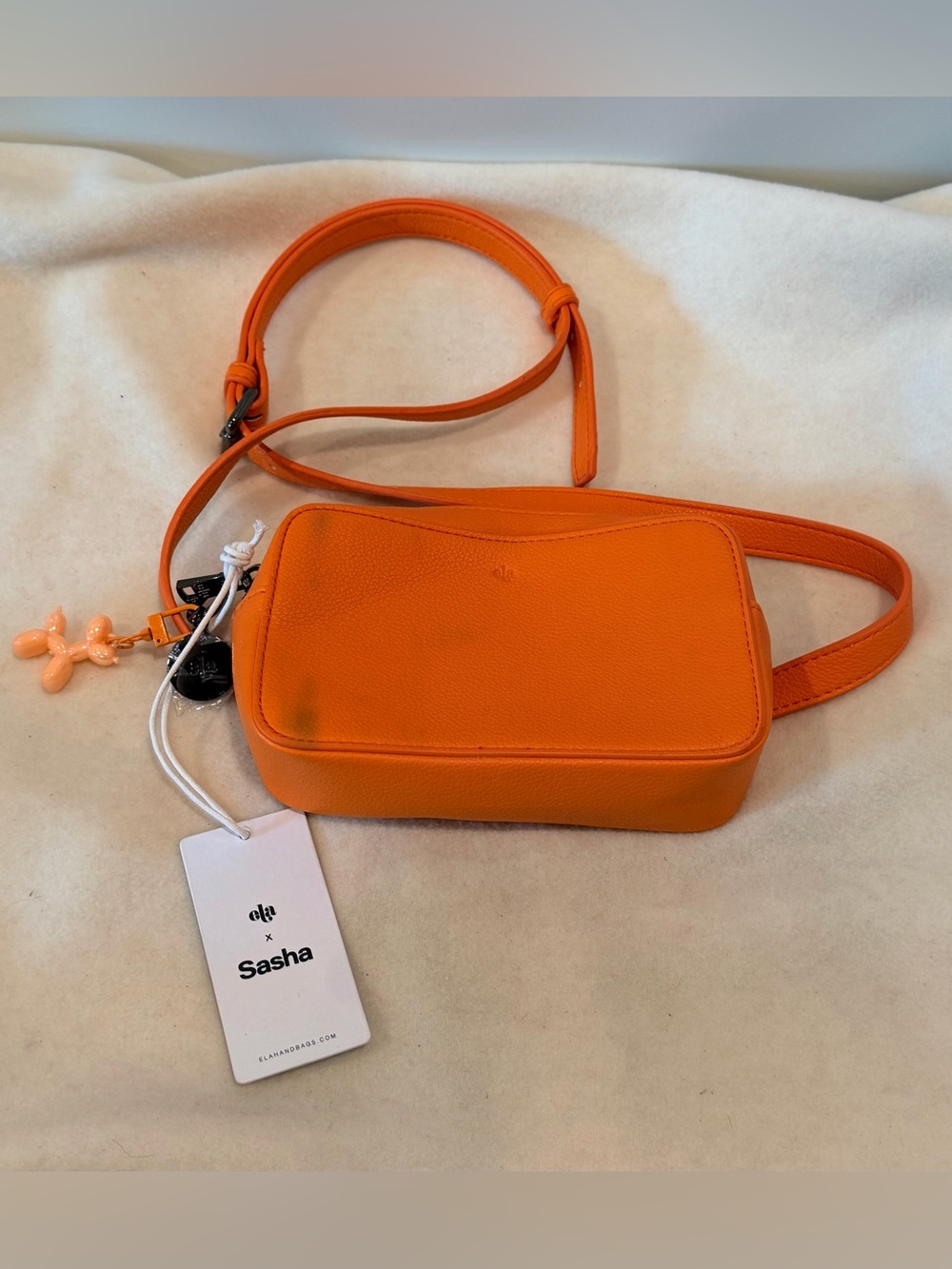Sasha Crossbody Bag in Bright Orange